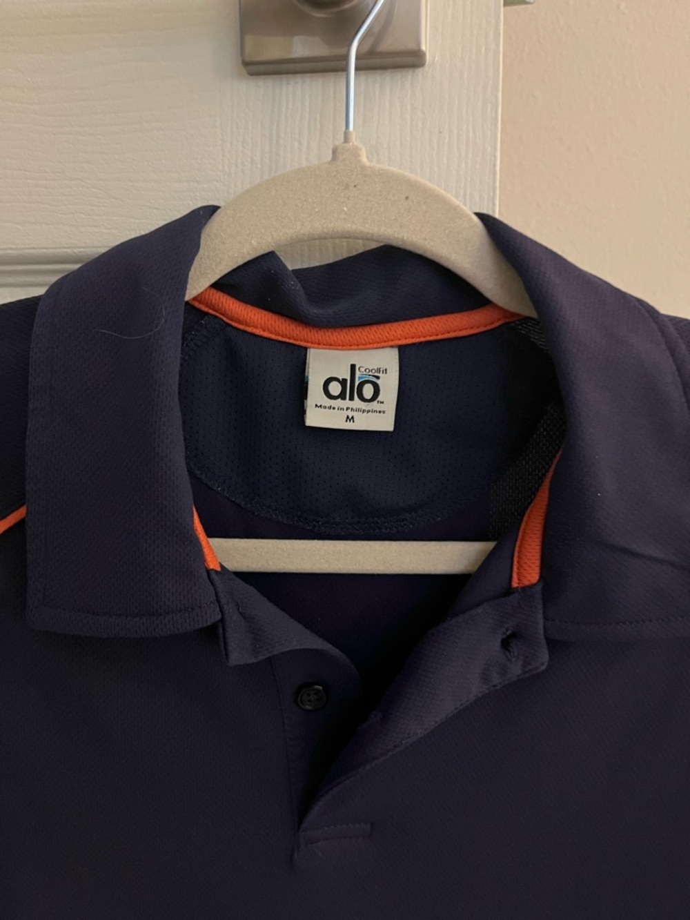 ALO Coolfit Men's Navy Polo with Orange Piping size M - Picture 3 of 7